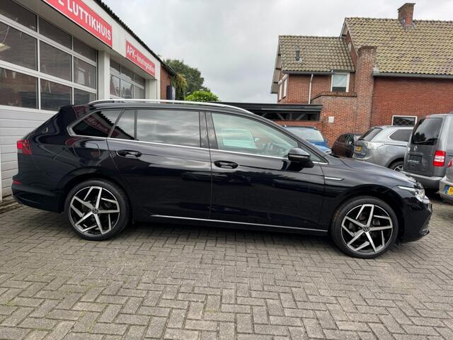 Volkswagen GOLF Variant 1.5 eTSI ACT DSG Style Camera ACC IQ.Light App-Connect Navi