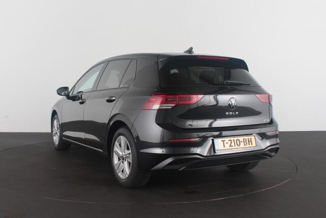 Volkswagen GOLF 1.5 eTSI Life > Camera/ACC/Stoelverwarming/Sfeerverlichting....