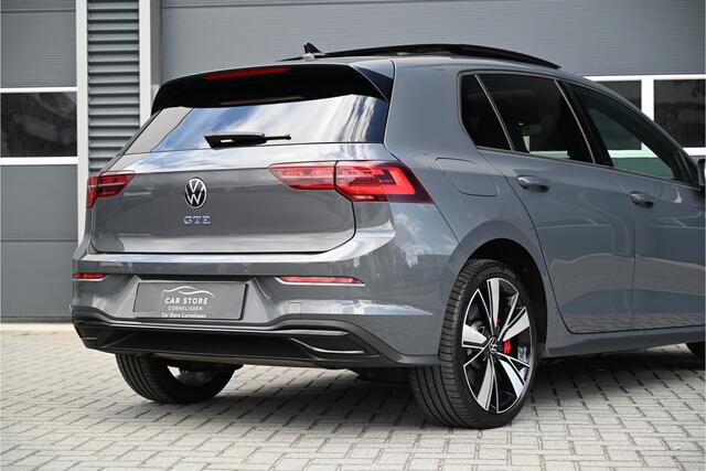 Volkswagen GOLF 1.4 GTE 245 PK / PANO / IQ LIGHTS / HEAD UP DISPLAY / CAMERA / BLIND SPOT / TREKHAAK / HEXAGON LED / 18"