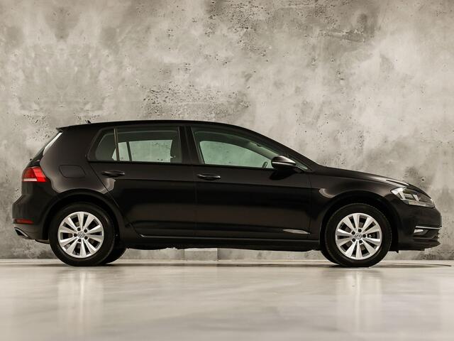 Volkswagen GOLF 1.0 TSI Sportline (APPLE CARPLAY, NAP, GROOT NAVI, CLIMATE, PARKEERSENSOREN, SPORTSTOELEN, LM VELGEN, ADAPTIVE CRUISE, NIEUWSTAAT)