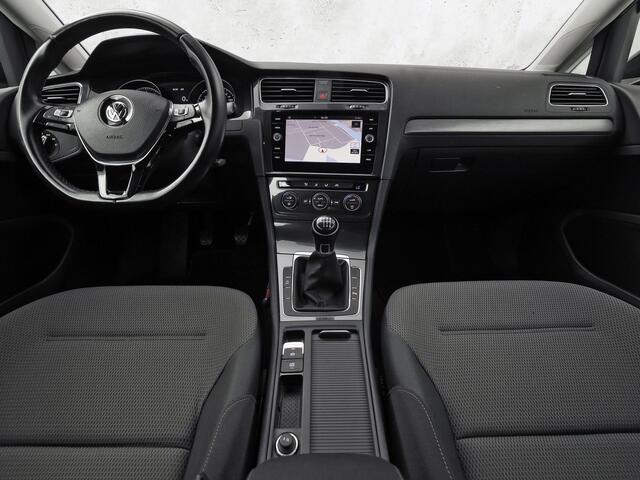 Volkswagen GOLF 1.0 TSI Sportline (APPLE CARPLAY, NAP, GROOT NAVI, CLIMATE, PARKEERSENSOREN, SPORTSTOELEN, LM VELGEN, ADAPTIVE CRUISE, NIEUWSTAAT)