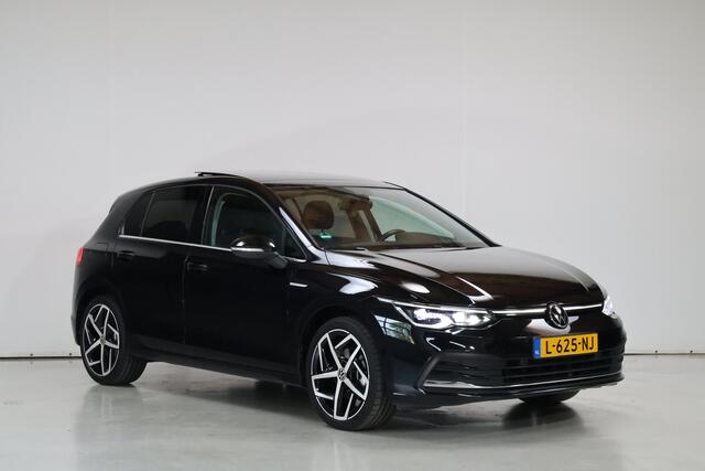 Volkswagen GOLF 1.5 eTSI Style | Sfeer | Pano | Camera | Dealer Onderhouden