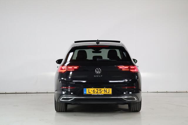 Volkswagen GOLF 1.5 eTSI Style | Sfeer | Pano | Camera | Dealer Onderhouden
