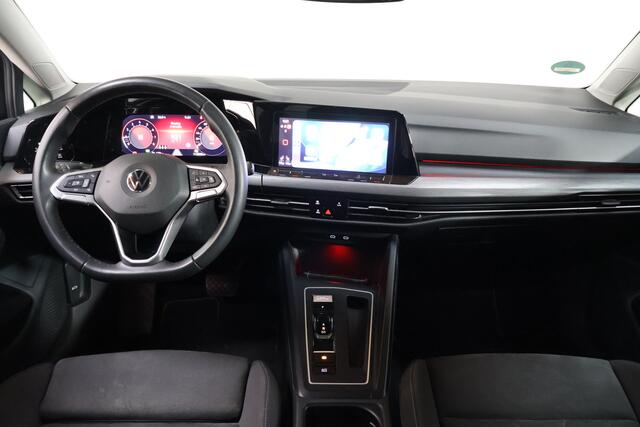 Volkswagen GOLF 1.5 eTSI Style | Sfeer | Pano | Camera | Dealer Onderhouden