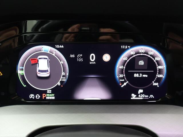Volkswagen GOLF 1.5 eHybrid Life Edition | 204 PK | SoH % | Panoramadak | Achteruitrijcamera | Stoelverwarming | Digital Cockpit | Apple CarPlay / Android Auto |