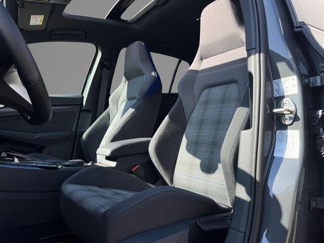 Volkswagen GOLF 1.5 272pk DSG eHybrid GTE · Panoramadak · Camera · Apple/Android Car Play · Head-Up · Stoel-&Stuurverwarming · 18'' Inch · Garantie t/m 27-10-2030 of 100.000km