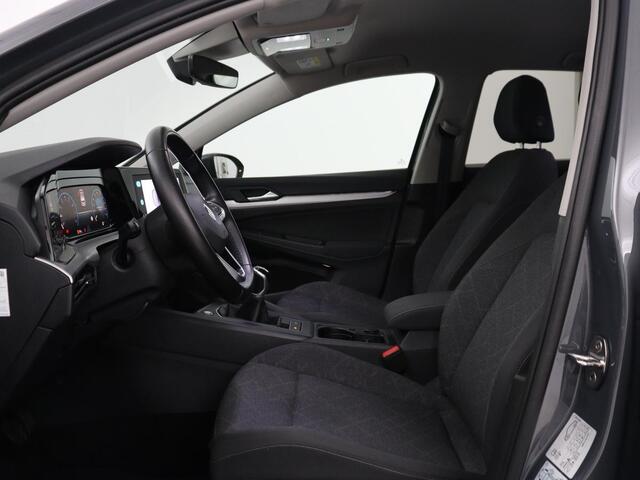 Volkswagen GOLF 1.5 TSI Life | Stuur/stoel verwarming | Adaptive cruise | Sfeerverlichting | Carplay | Park assist | Navigatie | Climate control | Virtueel dashboard | Trekhaak