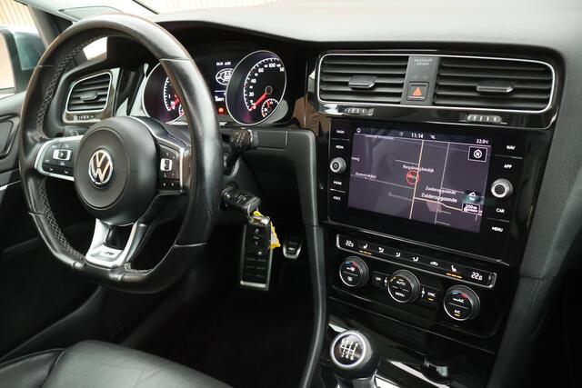 Volkswagen GOLF 1.5 TSI 150pk 2x R-Line Panoramadak Dynaudio Leder Trekhaak LED Navigatie