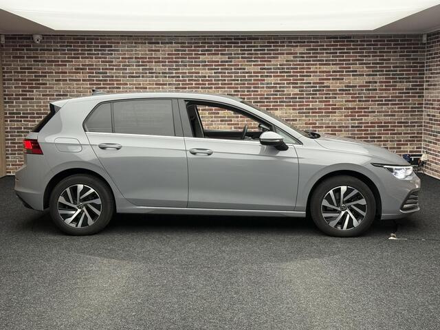 Volkswagen GOLF 1.4 eHybrid Style | Wit interieur | ErgoActive | Stuurverwarming | Stoelverwarming |