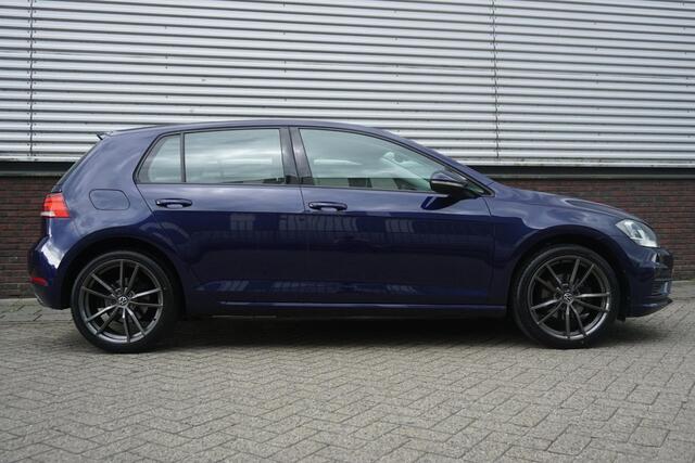 Volkswagen GOLF 1.0 TSI 115PK/Camera/18Inch.LMV.Nieuw!/CARPLAY.