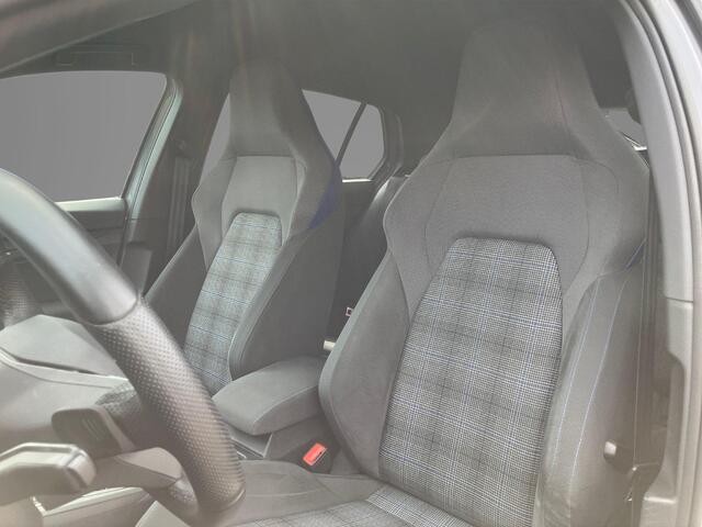 Volkswagen GOLF 1.4 eHybrid 245pk GTE · Navigatie · Camera + Parkeersensoren · Stoel- & stuurverwarming · Apple/Android Car Play · Trekhaak ·
