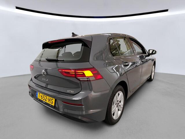 Volkswagen GOLF 1.0 eTSI Life / AUTOMAAT/ CRUISE/ PARKEER SENSOREN V+A/ CAMERA/ DIGITAL DASH/ NAVI/ CLIMA
