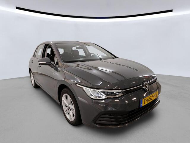 Volkswagen GOLF 1.0 eTSI Life / AUTOMAAT/ CRUISE/ PARKEER SENSOREN V+A/ CAMERA/ DIGITAL DASH/ NAVI/ CLIMA