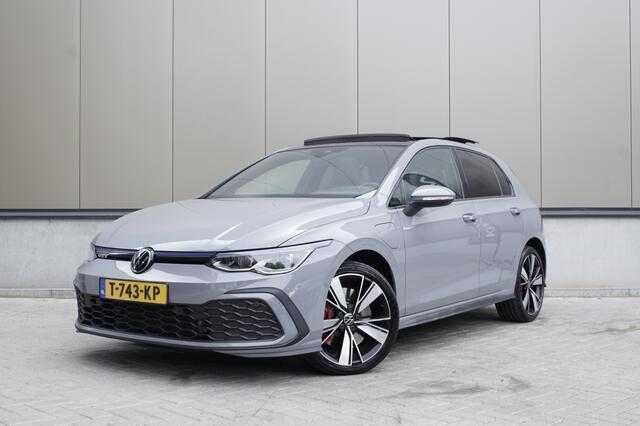Volkswagen GOLF 1.4 eHybrid GTE | Pano | Heads-up | Keyless entry | Dodehoek detectie |