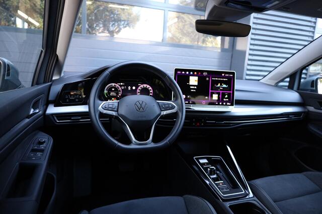 Volkswagen GOLF 1.5 eHybrid Style Edition