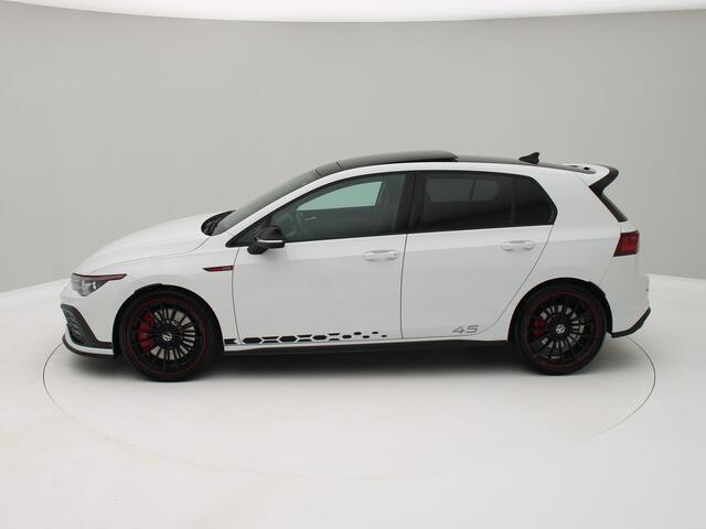 Volkswagen GOLF 2.0 TSI GTI 45 JAHRE! / Pano / Akrapovic / Camera / LED