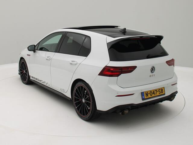 Volkswagen GOLF 2.0 TSI GTI 45 JAHRE! / Pano / Akrapovic / Camera / LED