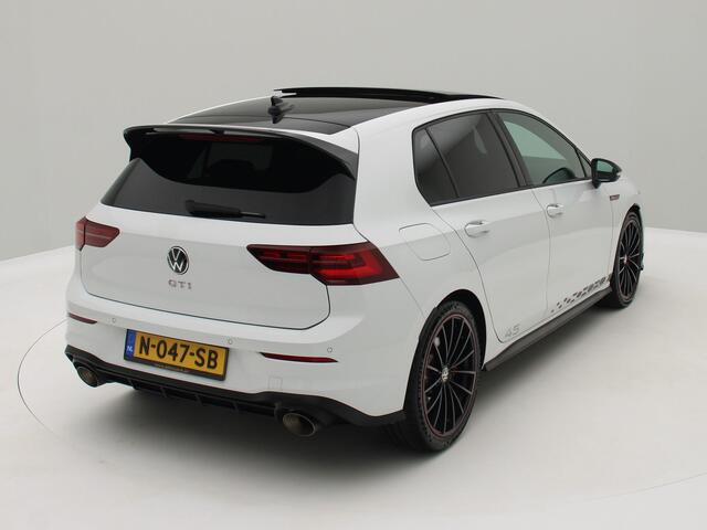 Volkswagen GOLF 2.0 TSI GTI 45 JAHRE! / Pano / Akrapovic / Camera / LED