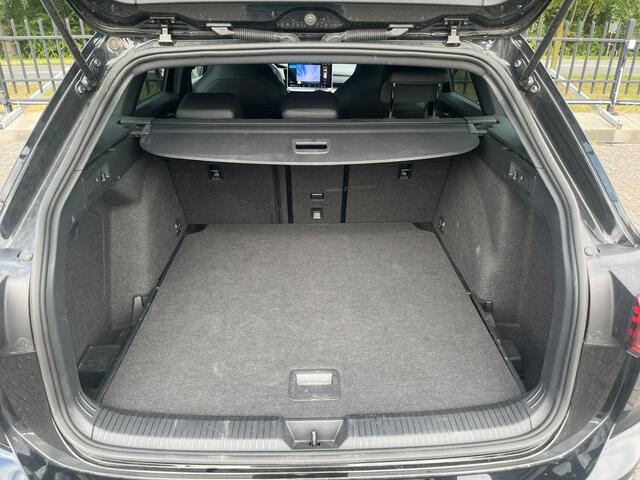 Volkswagen GOLF Variant 1.5 TSI R-Line | Camera | Carplay | Leder | PDC | Stoelverw. | ACC | Climate