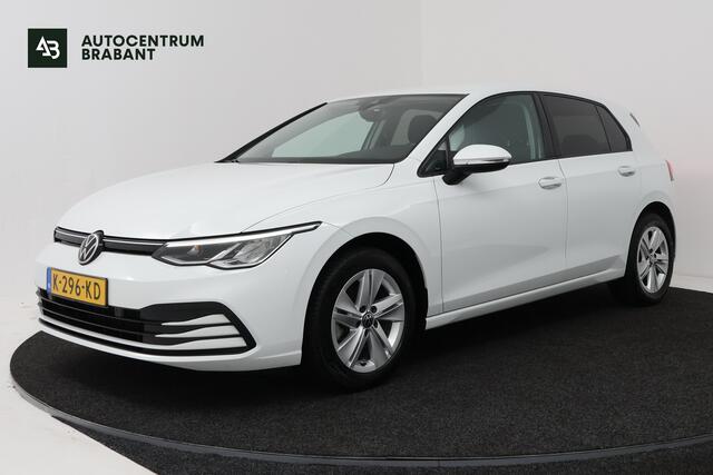 Volkswagen GOLF 1.0 TSI Life (CRUISE CONTROL ADAPTIEF, NAVIGATIE, CARPLAY, PARKEERSENSOREN)