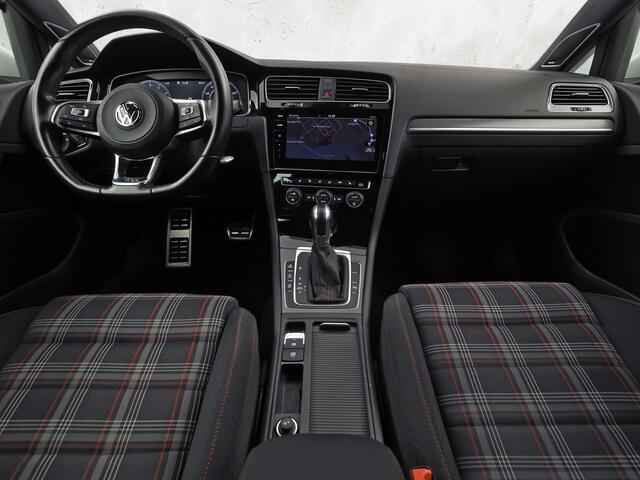 Volkswagen GOLF 2.0 TSI GTI Performance 245Pk Automaat (VIRTUAL COCKPIT, APPLE CARPLAY, GROOT NAVI, MODE KNOP, DYNAUDIO, CAMERA, STOELVERWARMING, ADAPTIVE CRUISE, DODEHOEK DETECTOR, NIEUWSTAAT)