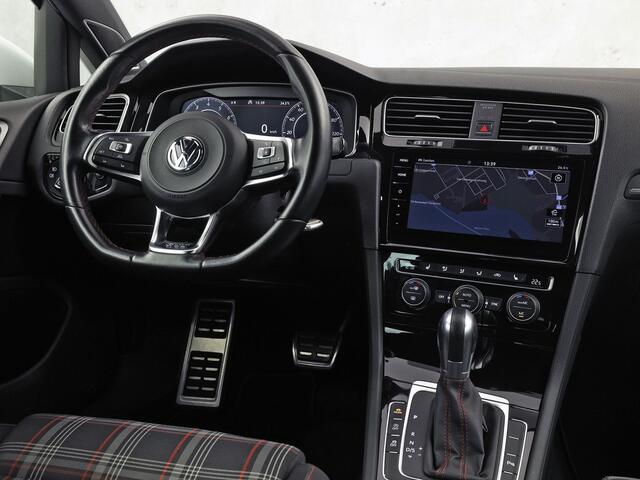 Volkswagen GOLF 2.0 TSI GTI Performance 245Pk Automaat (VIRTUAL COCKPIT, APPLE CARPLAY, GROOT NAVI, MODE KNOP, DYNAUDIO, CAMERA, STOELVERWARMING, ADAPTIVE CRUISE, DODEHOEK DETECTOR, NIEUWSTAAT)