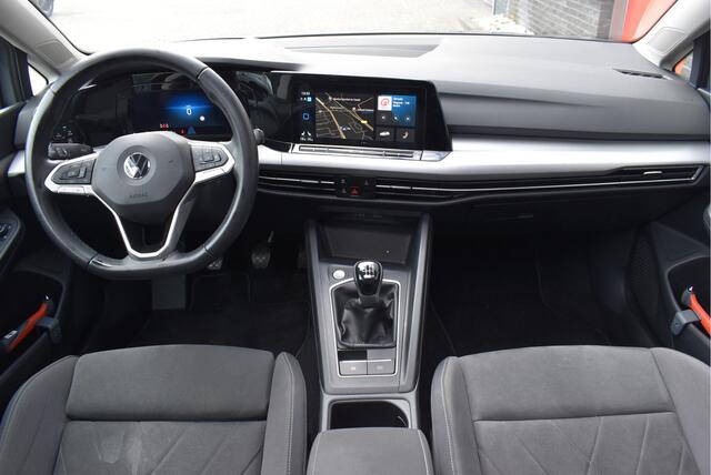 Volkswagen GOLF 1.5 TSI Life Business Massage+Memory, Pano, Head-up, Adaptive cruise, Camera