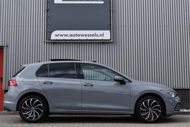 Volkswagen GOLF 1.5 TSI Life Business Massage+Memory, Pano, Head-up, Adaptive cruise, Camera