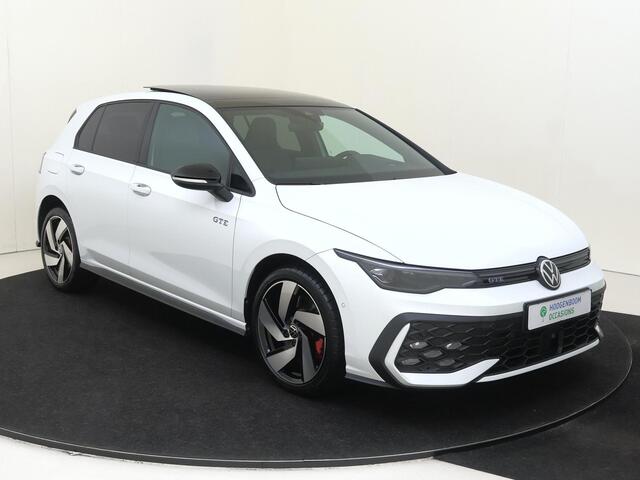 Volkswagen GOLF 1.5 eHybrid GTE | SoH 95% | Panoramadak | Leder pakket 'Vienna' | Trekhaak | Black style | Parkeerassistent | Stoelventilatie voor | Adaptieve demping |