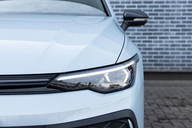 Volkswagen GOLF 1.5 eHybrid GTE | Plug-in Hybrid (PHEV) | Panoramadak | Head-up Display | Black Style pakket | Achteruitrijcamera | Parkeersensoren | Matrix iQ LED Koplampen | Lichtmetalen Velgen 18 inch | Navigatie | Apple Carplay | Android Auto