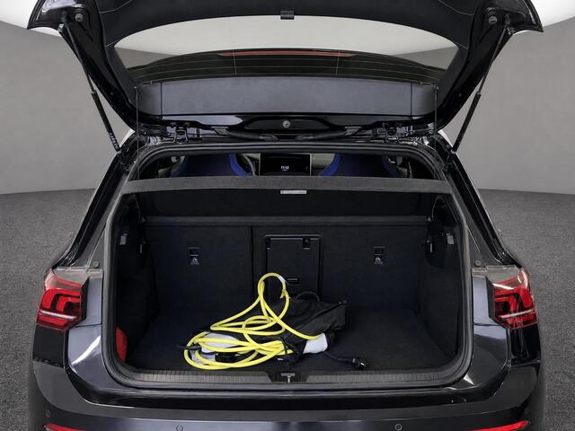 Volkswagen GOLF 1.5 272pk DSG eHybrid GTE · Panoramadak · 360 Camera · Apple/Android Car Play · Navigatie · Stoelverwarming · 18'' Inch · Garantie t/m 26-11-2030 of 100.000km