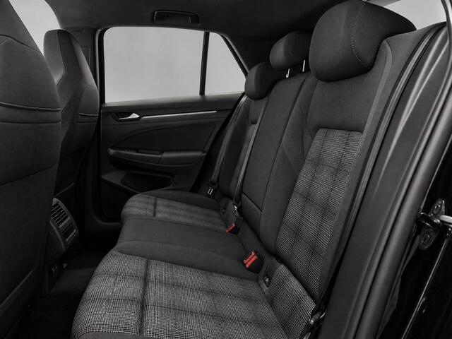 Volkswagen GOLF 1.5 272pk DSG eHybrid GTE · Panoramadak · 360 Camera · Apple/Android Car Play · Navigatie · Stoelverwarming · 18'' Inch · Garantie t/m 26-11-2030 of 100.000km