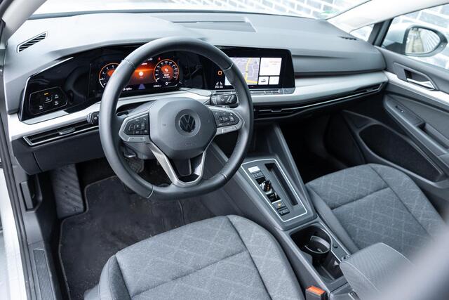 Volkswagen GOLF 1.0 eTSI DSG Life Business | Achteruitrijcamera | Parkeersensoren | Climate Control | Keyless Entry | Cruise Control Adaptief | LED Koplampen | Stoelverwarming | Navigatie Discover Pro | Apple Carplay | Android Auto