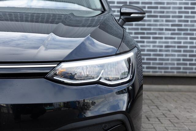Volkswagen GOLF 1.0 eTSI DSG Life | Navigatie Discover Media | Apple Carplay | Android Auto | LED Koplampen | Cruise Control Adaptief | Climate Control | Lichtmetalen Velgen