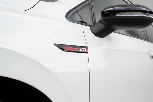 Volkswagen GOLF 2.0 TSI GTI | Pano | H&K | Stoelverwarming/verkoeling | Black Pack | Dodehoek | Leder |