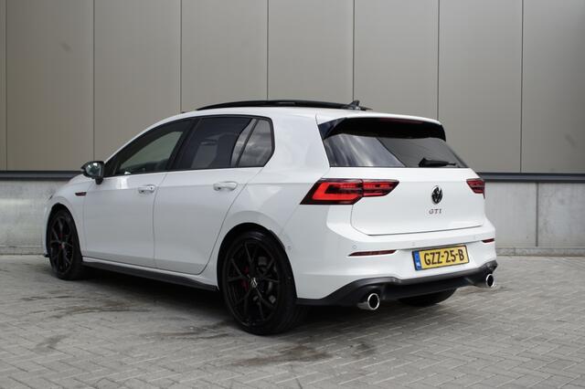 Volkswagen GOLF 2.0 TSI GTI | Pano | H&K | Stoelverwarming/verkoeling | Black Pack | Dodehoek | Leder |