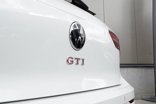 Volkswagen GOLF 2.0 TSI GTI | Pano | H&K | Stoelverwarming/verkoeling | Black Pack | Dodehoek | Leder |