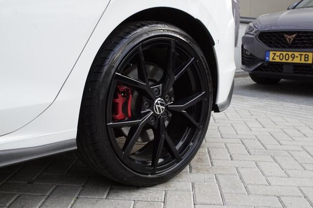Volkswagen GOLF 2.0 TSI GTI | Pano | H&K | Stoelverwarming/verkoeling | Black Pack | Dodehoek | Leder |