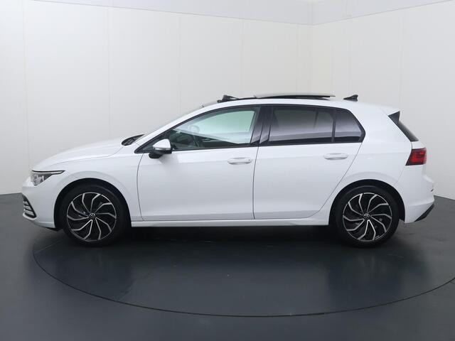 Volkswagen GOLF 1.5 TSI Highline | 150 PK | Stoel- & stuurverwarming | Adaptive cruise control | Keyless | Climate control | LED verlichting |