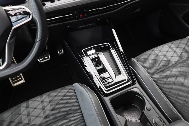 Volkswagen GOLF 1.5 eTSI R-Line, Automaat, Zeer compleet, 17 inch, Cruise, Clima, Digitaal dash, Parkeersensoren, Led, Prachtige uitvoering, Apple en Android we connect
