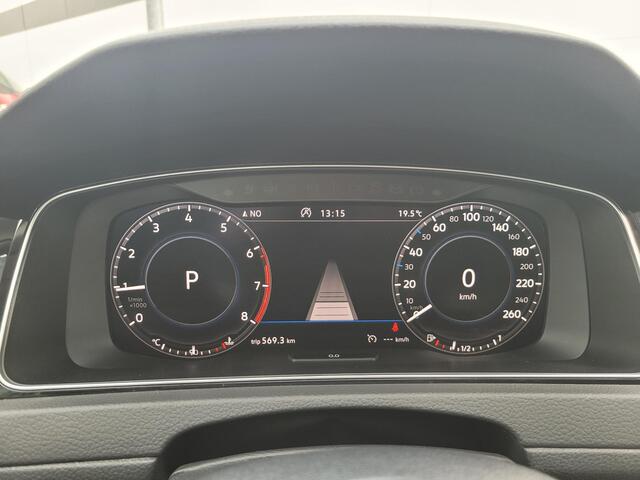 Volkswagen GOLF Variant 1.5 TSI Highline | Automaat | Adaptieve Cruise Control | Digital Cockpit | Navigatie | 17" Velgen