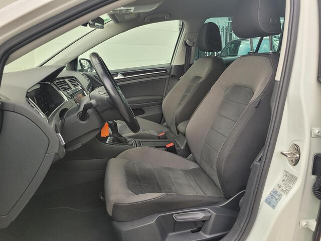 Volkswagen GOLF Variant 1.5 TSI Highline | Automaat | Adaptieve Cruise Control | Digital Cockpit | Navigatie | 17" Velgen