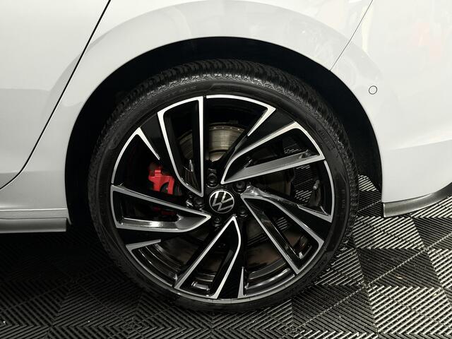 Volkswagen GOLF 1.4 eHybrid GTE Panoramadak, Camera, Navi, Stoelverwarming, Cruise control adaptief, Keyless start, Rijstrook correctie