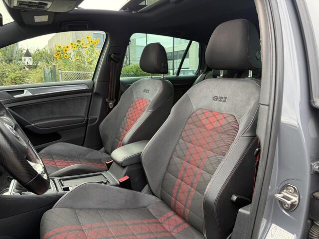 Volkswagen GOLF 2.0 TSI GTI TCR Akraprovic|Carbon|Pano|ACC|Keyless|Dynaudio