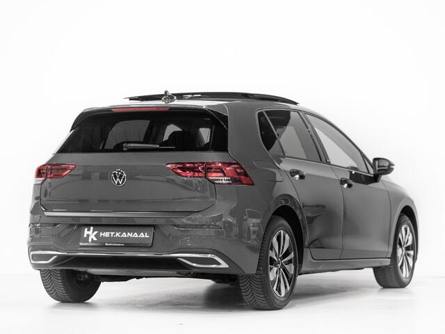 Volkswagen GOLF 1.0 eTSI Life Pano ACC Stoelv