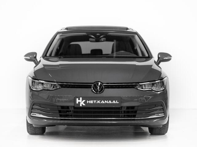 Volkswagen GOLF 1.0 eTSI Life Pano ACC Stoelv