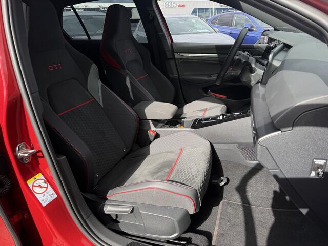 Volkswagen GOLF GTI 2.0 300pk Clubsport 45 Jahre / Akra / Panoramadak / H&K / Head up