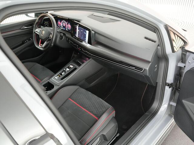 Volkswagen GOLF GTI Clubsport 2.0 300pk TSI |dealer o.h|panoramadak|blind spot|ACC|sfeerverlichting|Apple Carplay|parkeer camera|stoelverwarming|IQ Light|19" estorill LMV|
