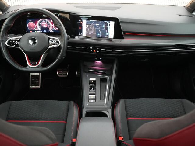 Volkswagen GOLF GTI Clubsport 2.0 300pk TSI |dealer o.h|panoramadak|blind spot|ACC|sfeerverlichting|Apple Carplay|parkeer camera|stoelverwarming|IQ Light|19" estorill LMV|