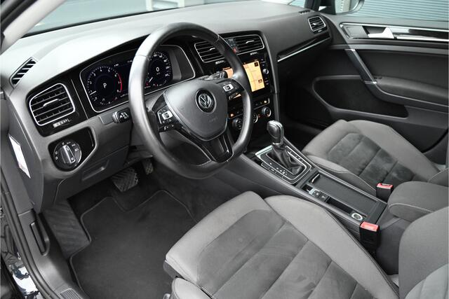 Volkswagen GOLF 1.4 TSI HIGHLINE / PANO / VIRTUAL COCKPIT / LED MATRIX / CAMERA / MASSAGE / ACC / LANE ASSIST / BLIND SPOT